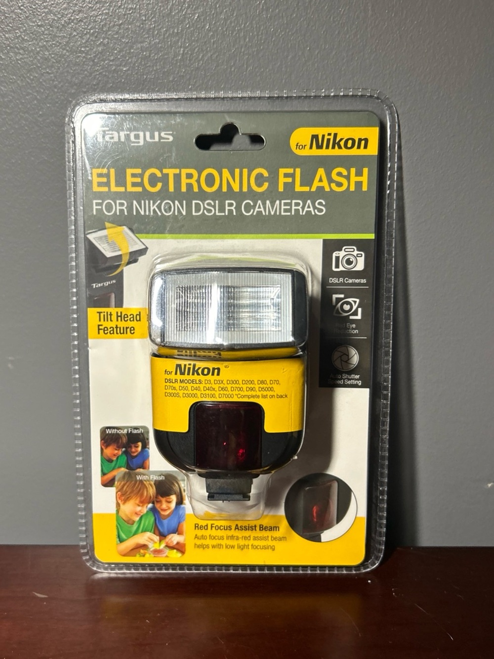 Targus TG-DL20N Electronic Flash for Nikon DSLR